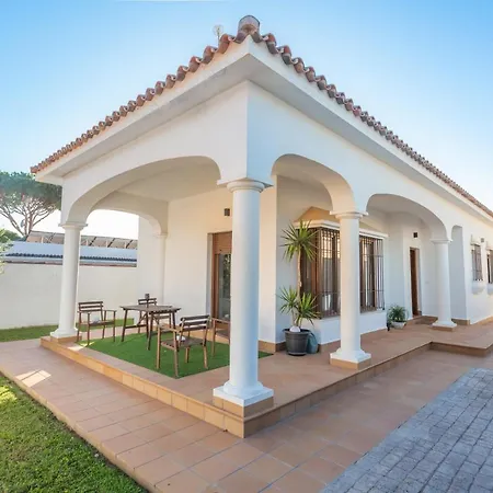 Villa De Lujo Climatizada. Piscina Y Jardin Privado